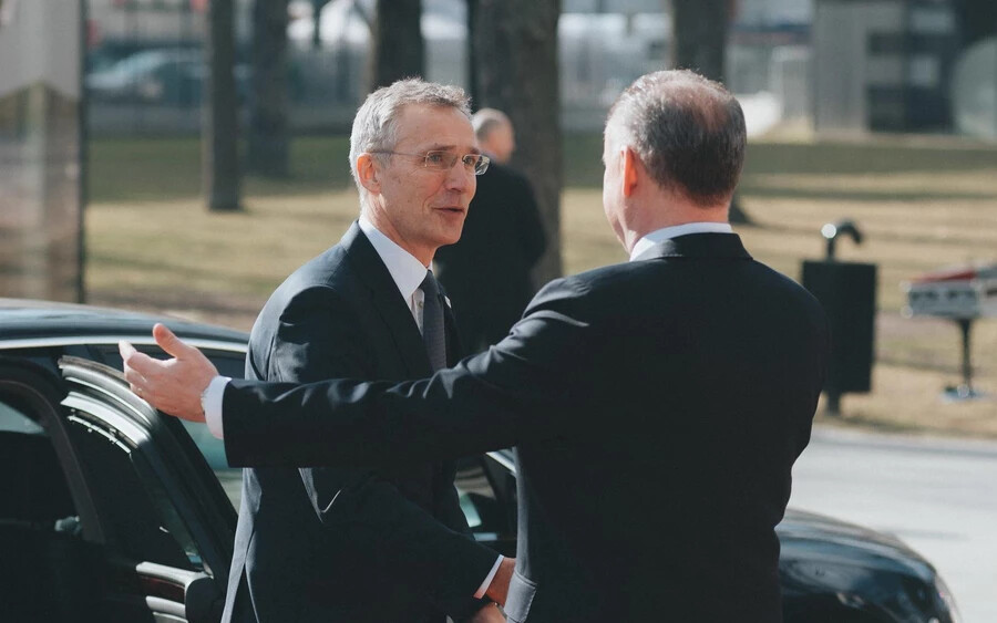 Andrej Kiska államfő és Jens Stoltenberg, a NATO főtitkára 