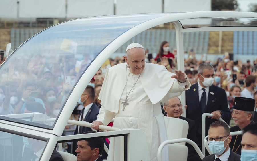 GALÉRIA: Több mint húszezer fiatal fogadta Ferenc pápát Kassán