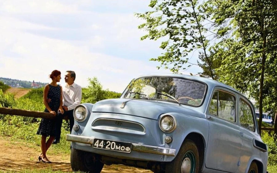 ZAZ 965 Alakját és formáját a Fiat 600-ról mintázták. Léghűtéses V4 motor, fűtött kabin, a  megtett távolságot pedig méterekben méri. Ezt a típust még a mozgáskorlátozottak számára is átalakították. 