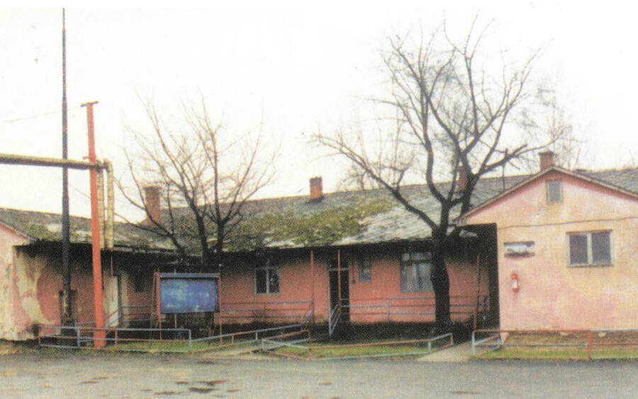 A nagykaposi barakkiskola az 1950-es években.