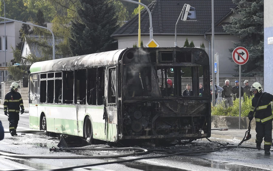 Porrá égett egy városi busz Kassán