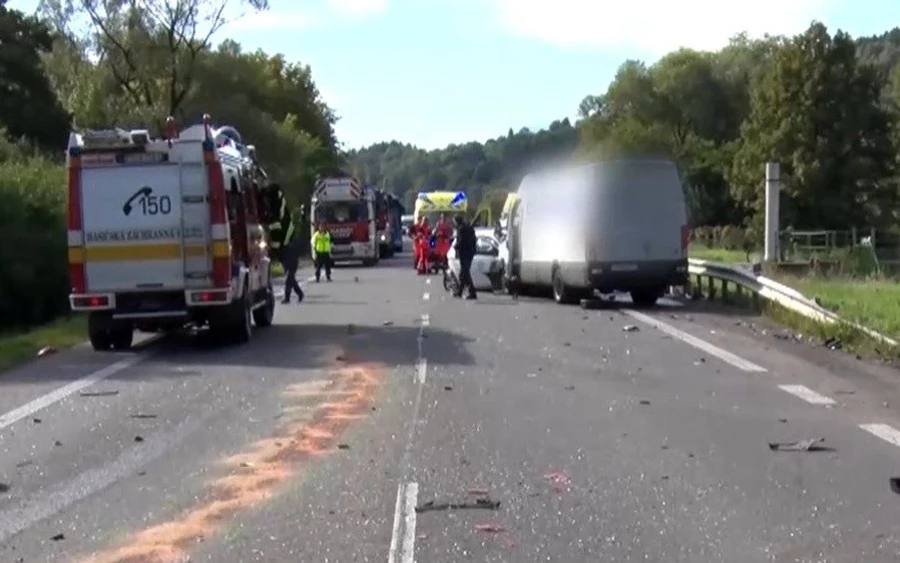 TRAGÉDIA: Szörnyethalt a vétlen sofőr, miután autójának hátulról nekihajtott egy furgon