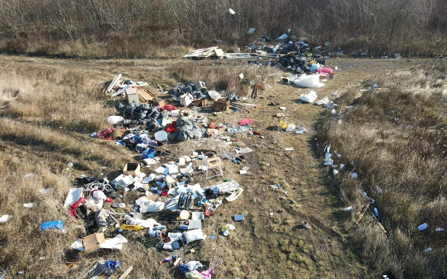 Budapesti szemét Párkányban