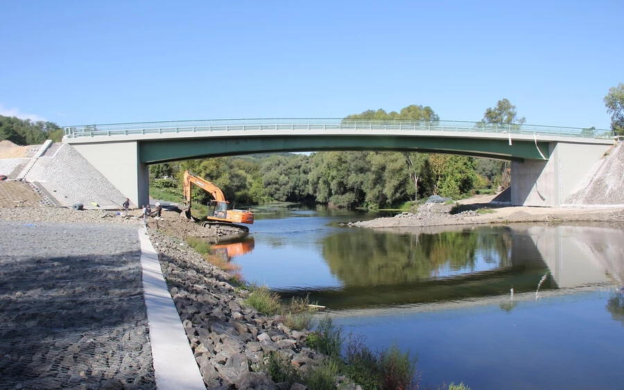 Ipoly-híd: november végéig leaszfaltozzák a bekötőutat Helembán