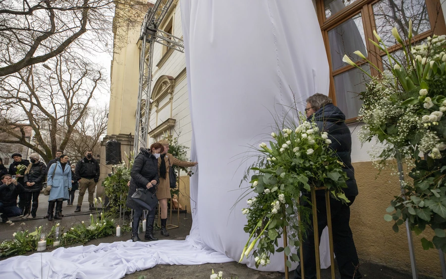 Felavatták a Ján Kuciaknak és Martina Kušnírovának állított emlékművet