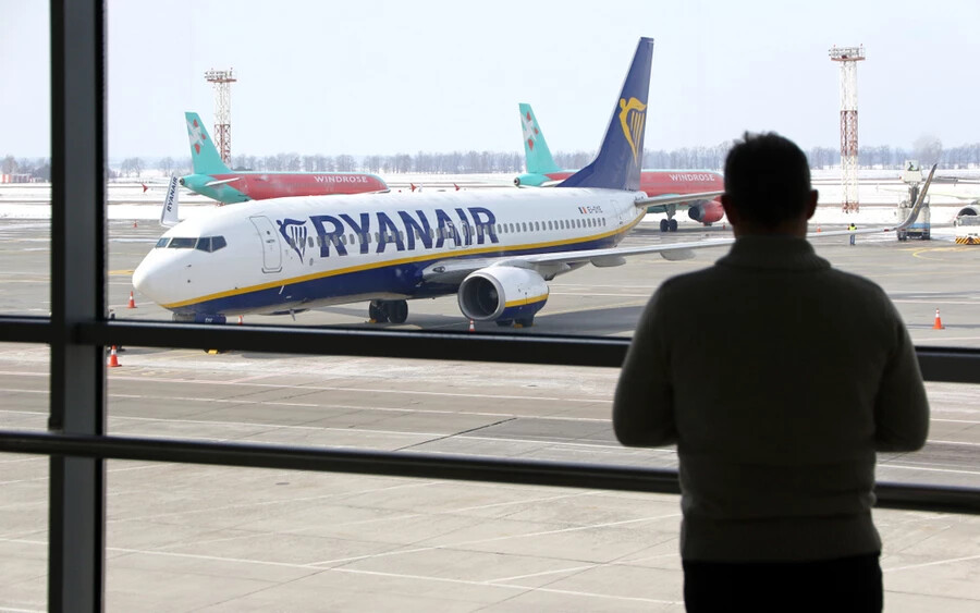  "Kétségtelen, hogy a nagyon olcsó díjainkat - az eurósokat, de a 9,99 eurósokat is - még évekig nem fogjuk látni" - ismerte el Michael O'Leary, a Ryanair főnöke a BBC Radio 4-nek adott interjújában. 