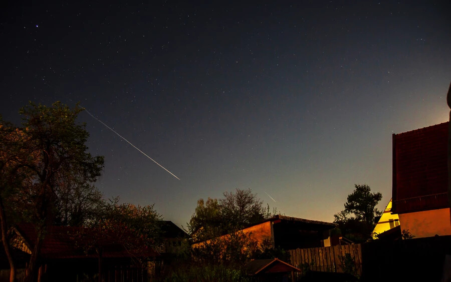 A Lyridák néven ismert meteorraj április 25-ig lesz megfigyelhető az égbolton. A csúcspontja április 22-én, szombaton várható, a megfigyelés ideális időpontja pedig április 23-án, vasárnap nem sokkal hajnal előtt lesz - írja az iMeteo.sk.