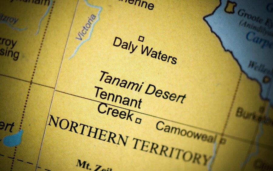 Az ausztráliai Tanami-sivatag közelében található Lajamanu nevű városban az elmúlt ötven évben negyedszer potyognak élő halak az égből.