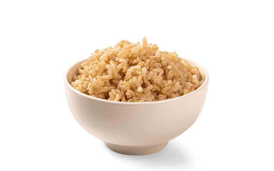 Míg a hagyományos rizs légmentesen tárolva akár évekig is eláll, magasabb olajtartalommal rendelkező barna változata csupán 3-4 hónapig fogyasztható.