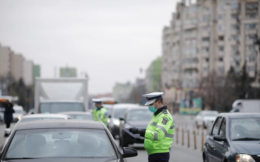 A közúti balesetek leggyakoribb okai közé tartozik a mobiltelefonnal való „babrálás” miatti figyelmetlen vezetés. Ezt bizonyítja a rendőrség statisztikája a közlekedésbiztonsági helyzet értékeléséről 2022-re vonatkozóan.