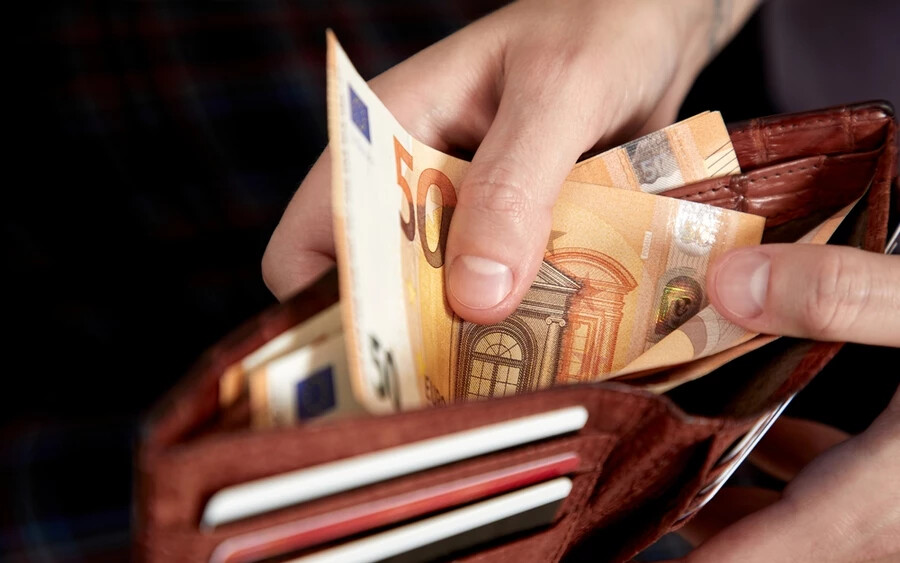 Míg Pozsonyban a legrosszabb jövedelem kevesebb mint 1000 euró, addig Eperjesen és környékén kevesebb mint bruttó 750 euró.