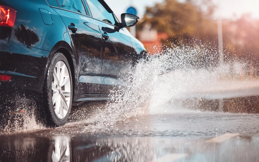 A mai időjárásra a Severe Weather Slovakia is felhívta a figyelmet. Különösen szembetűnő a magas hőmérséklet, a Pozsonyivánkán például 13,7 Celsius-fokot is mértek.