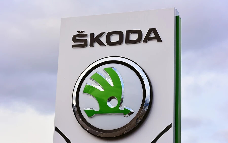 Az ismert cseh autógyártó, a Škoda világszerte összesen 580 068 járművet hív vissza. A visszahívás főként a 2012 és 2017 között gyártott modelleket érinti. A probléma a járművek légzsákját érinti. 
