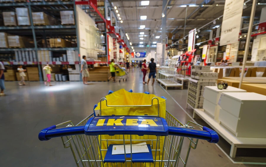 A pozsonyi IKEA áruház egy új szolgáltatást vezet be, amely jelentősen csökkenti a vásárlási időt és egyúttal pénzt takarít meg. Az új "Scan and Shop" szolgáltatás lehetővé teszi, hogy a vásárlást mobiltelefonjával beolvassa, és később az IKEA alkalmazással fizessen a készpénzmentes pénztárnál.