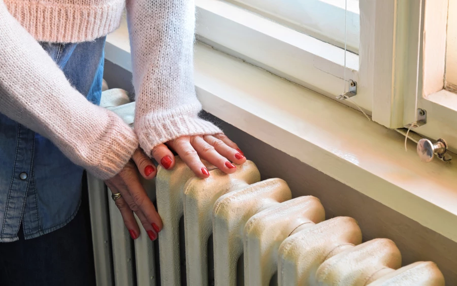 A fűtőipari vállalatok a szükséges tüzelőanyagokat a szabad piacon vásárolják, ahol az energiaárak évről évre többszörösére emelkedtek.