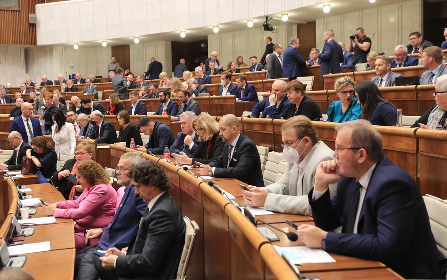 Ha ebben a hónapban nem fogadják el a költségvetést, akkor januártól provizórium lép életbe, így lényegében megszorító üzemmódban működne az ország.