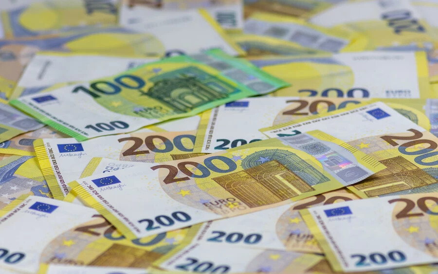 Mindez azt jelenti, hogy átlagosan havi nettó 11,50 euróval több maradhat a fizetéséből.