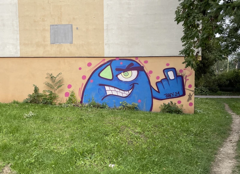 Így nézett ki a graffiti a váratlan átalakítás előtt.