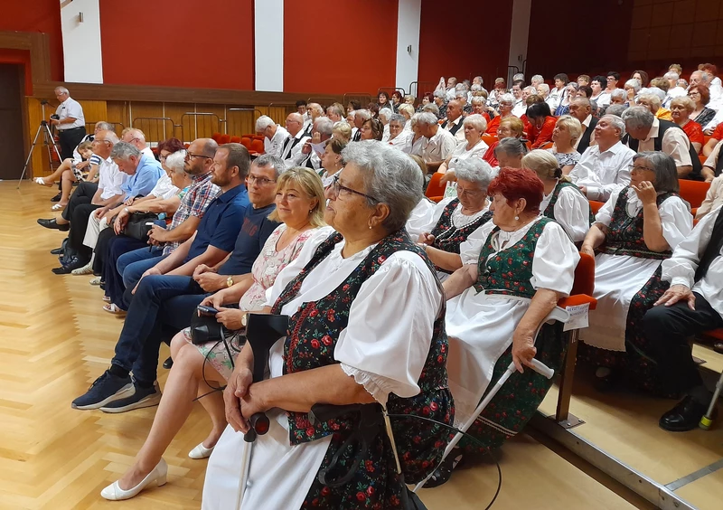 Tíz szépkorú csoport lépett fel a fesztiválon (a szerző felvétele)