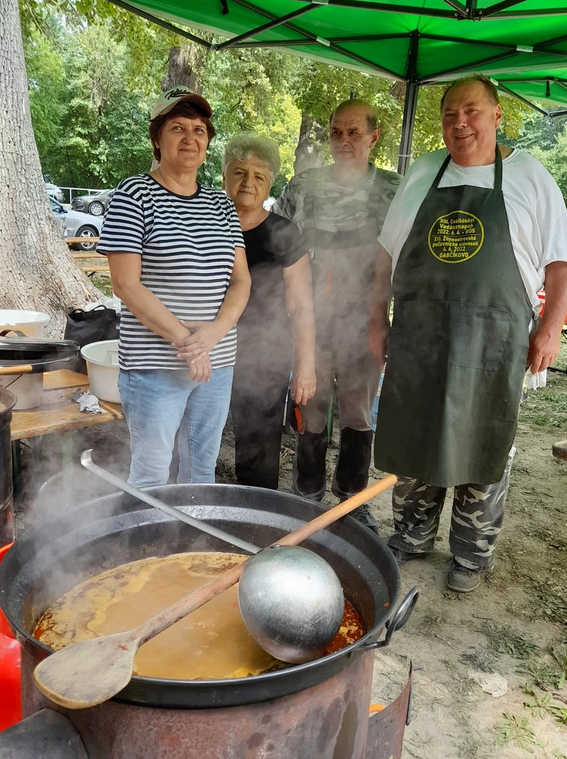 140 főre főzték a gulyást az önkormányzat megbízásából (a szerző felvétele)