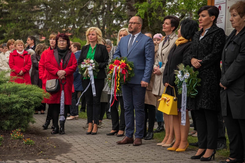 A jubileumi ünnepség előtt megkoszorúzták Bartók Béla szobrát (Fotó: Barczi Dániel)