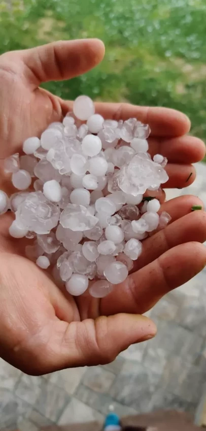 Erős széllel, bő csapadékkal, jégesővel csapott le a vihar Szlovákiában (FOTÓK és VIDEÓ)