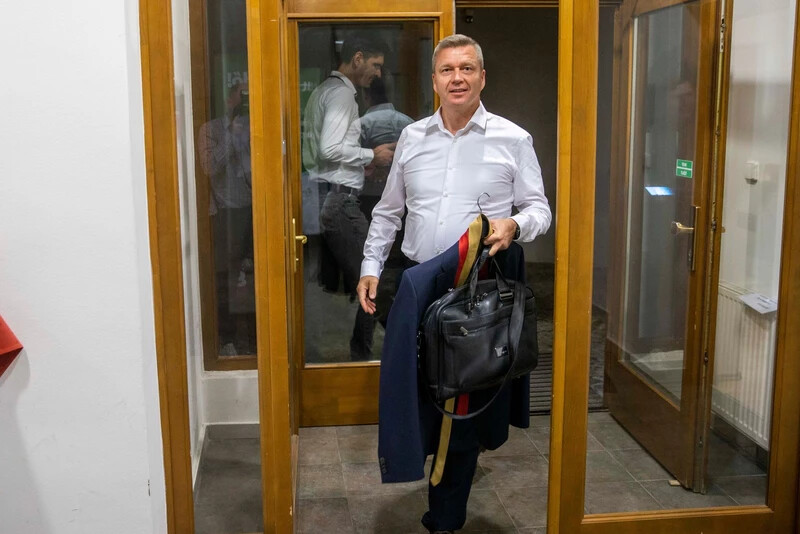 A Szövetség székházába megérkezett Forró Krisztián, a párt elnöke.