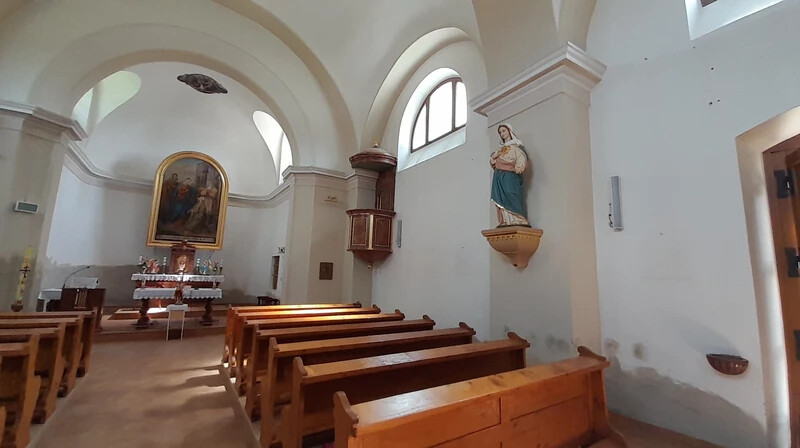 A templomban május elején az összes ablakot kicserélték (A szerző felvétele)