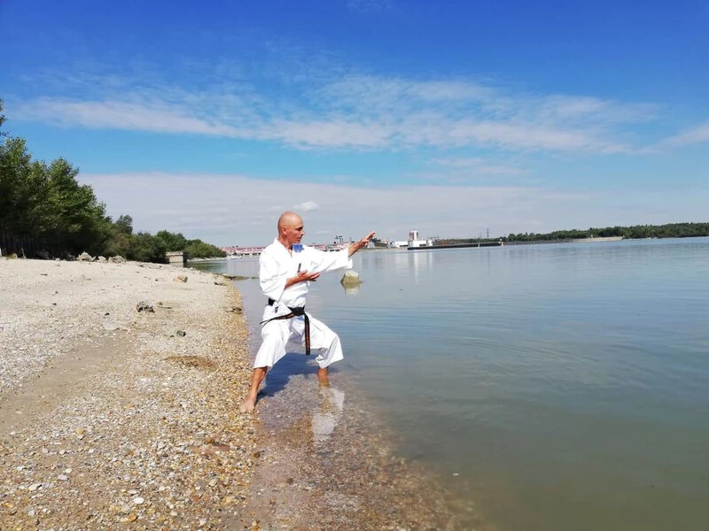 Az iskolában a karate mellett megkezdődött a csikung oktatás is (Forrás: Darnay Barnabás)