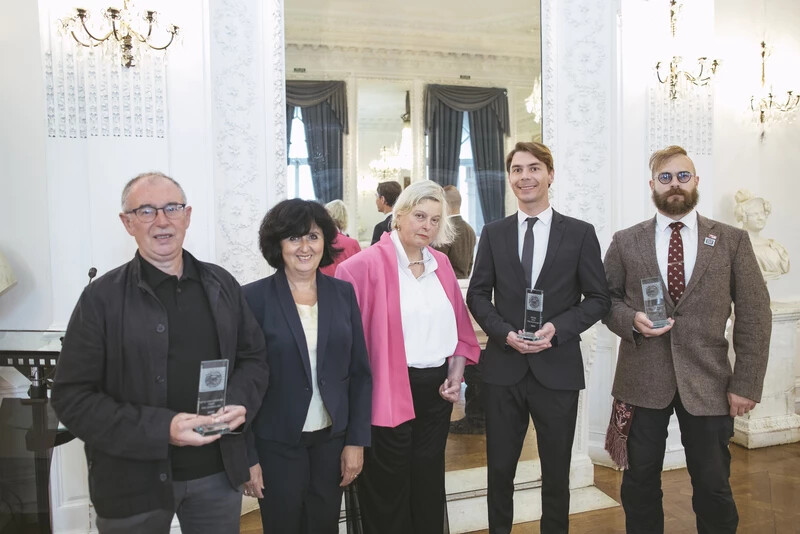 A MIDAS díjazottjaival. Jobbról a második Czímer Gábor, aki az Új Szó újságírójaként kapott elismerést. (Fotó: Ekaitz Zilarmendi)
