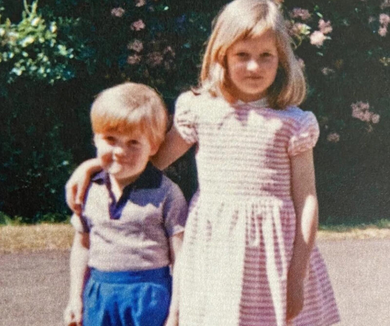 Retró fotó Diana hercegnő gyerekkorából – testvére mintha a tükörképe lenne
