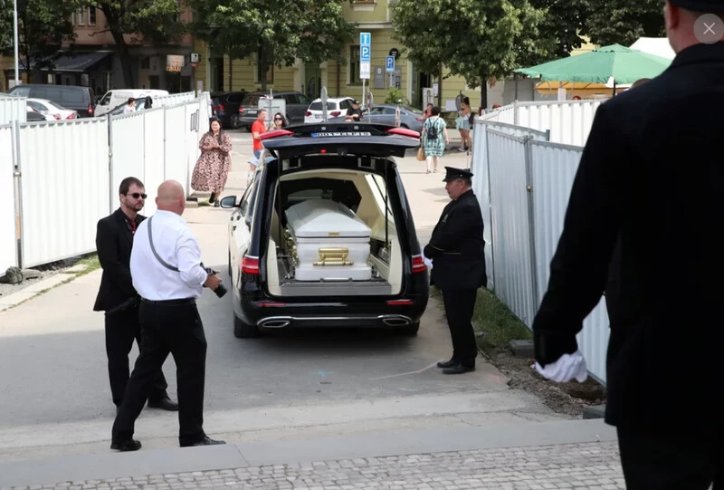 Victoria Velvet temetése Prágában