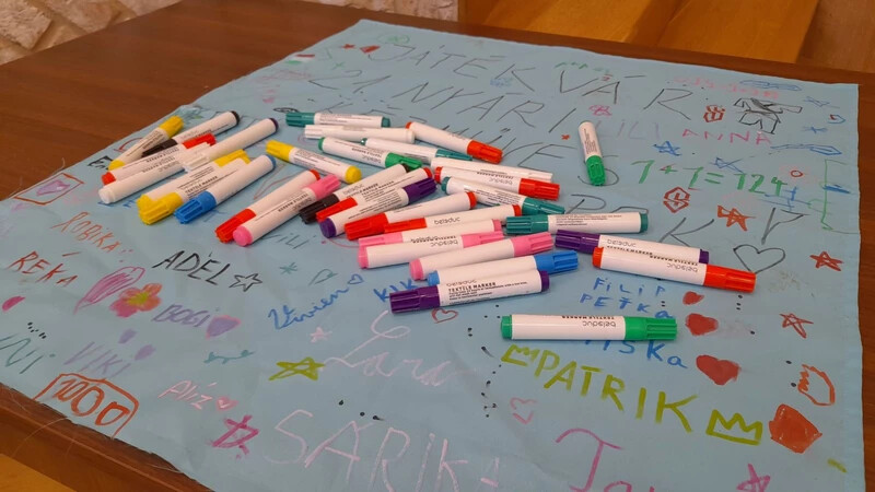 Tábori emlék: színes aláírásgyűjtemény a résztvevőktől (A szerző felvétele)