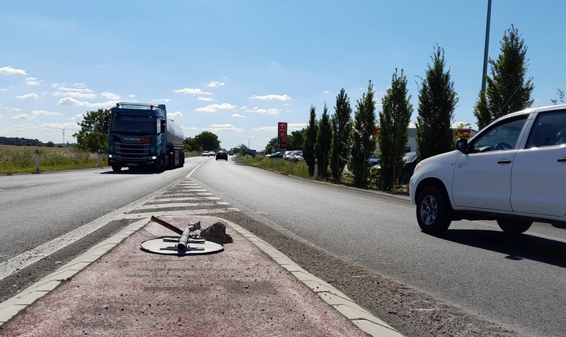 A fotó jobb oldalán látható fasort is kivágják (A szerző felvétele)