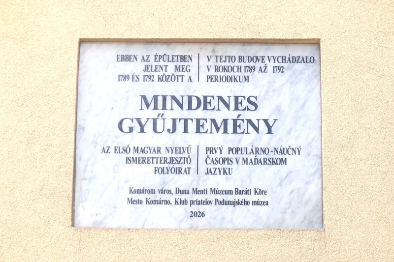mindenes gyűjtemény emléktábla