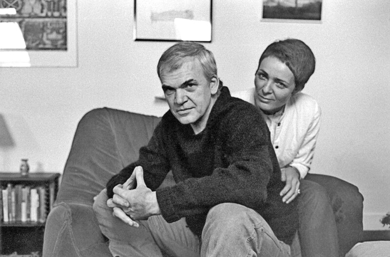 Milan Kundera feleségével, Věrával