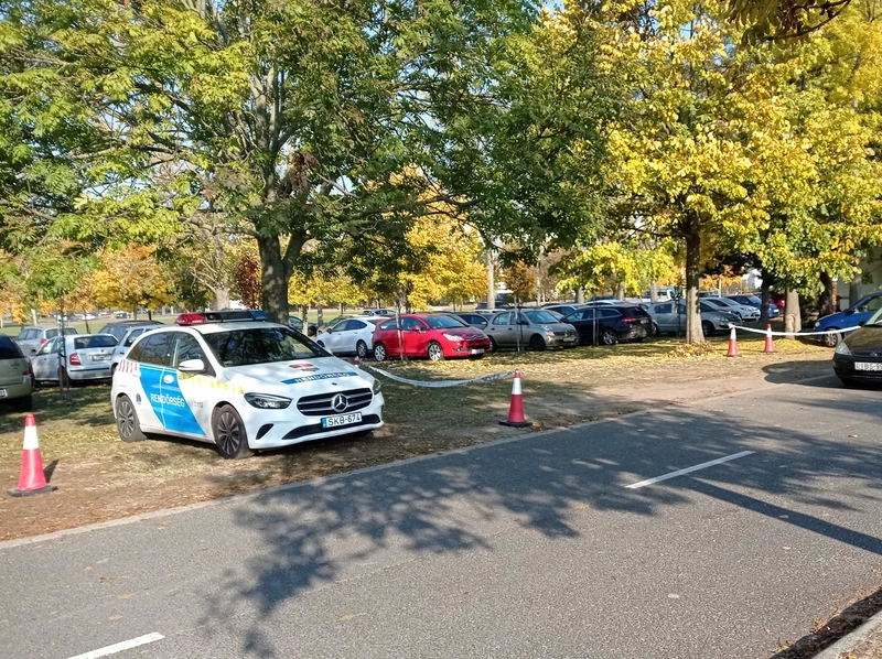 Új parkoló területet nyitottak a köztemető új bejáratánál. 