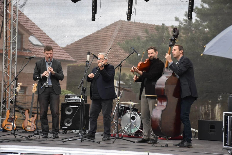 A Varjos zenekar nagy sikert aratott a hlohoveci szüreti ünnepélyen.