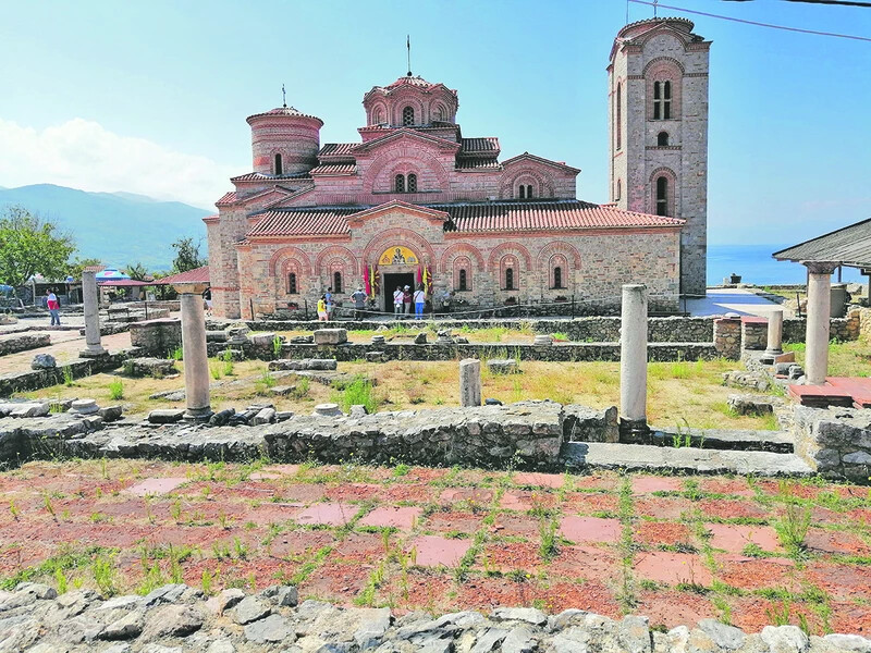 Szent Klement újjáépített temploma a Plaosnikon – Cirill és Metód tanítványai itt folytatták mestereik munkáját