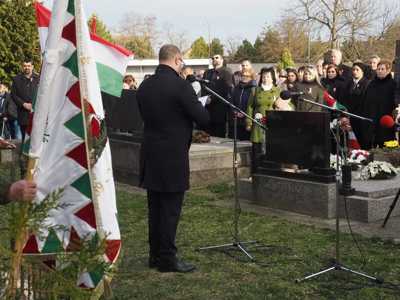 "A magyarok bölcsek voltak, mert belátták, hogy változásra van szükség, elismerték, hogy változást csak összefogással lehet elérni" - mondta Soóky Marián polgármester (A szerző felvétele)
