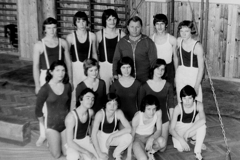1976 – A gimnasztacsapat Török János testnevelő tanárral