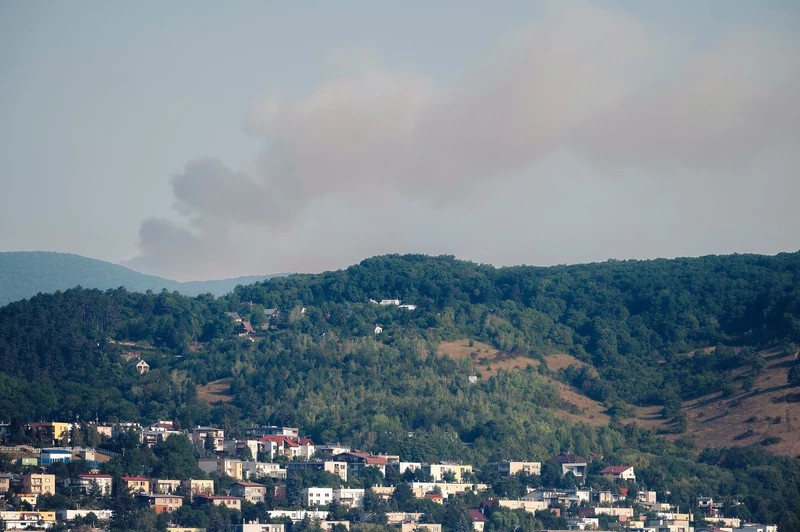 Tűz esetén híjuk a 150-es vagy a 112-es segélyhívó számot