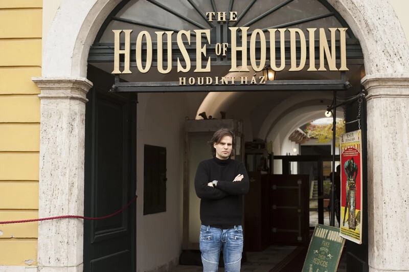 „Európában ez az egyetlen Houdini-gyűjtemény...”