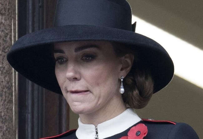A királynő nincs a toppon – Kate Middleton helyettesítette