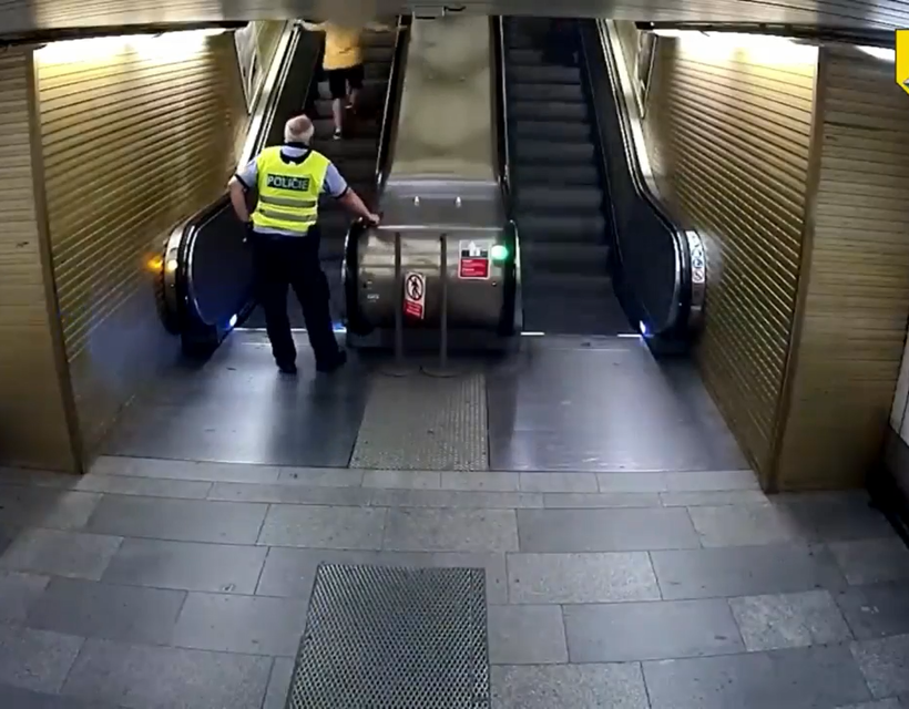 rendőrség prága metró